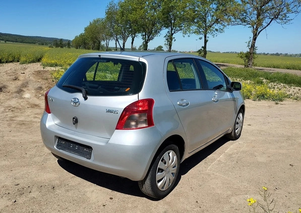 Toyota Yaris cena 15000 przebieg: 127000, rok produkcji 2008 z Legnica małe 326